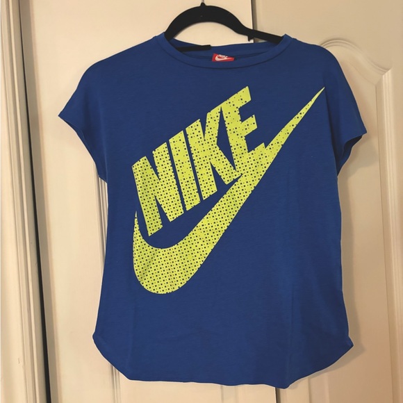 Nike Sleeveless Tee - Picture 1 of 3